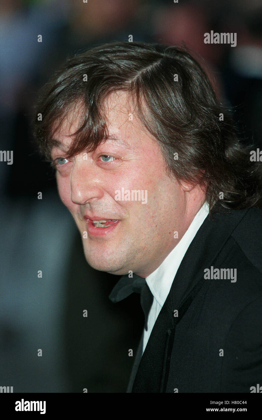 STEPHEN FRY Londres Angleterre 28 Avril 1999 Banque D'Images