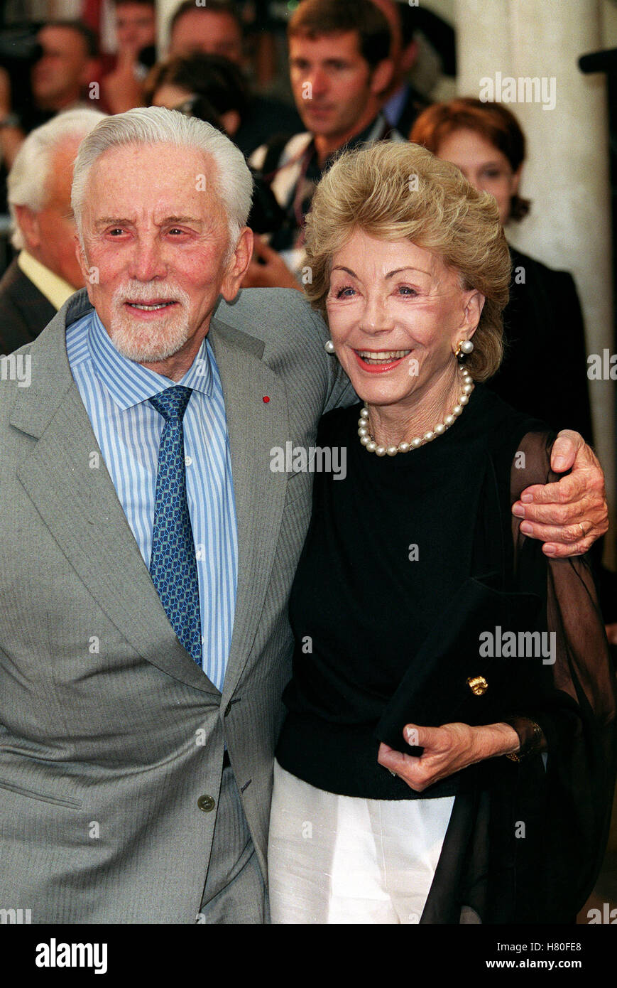 KIRK DOUGLAS & ANNE BUYDENS 12 Septembre 1999 Banque D'Images