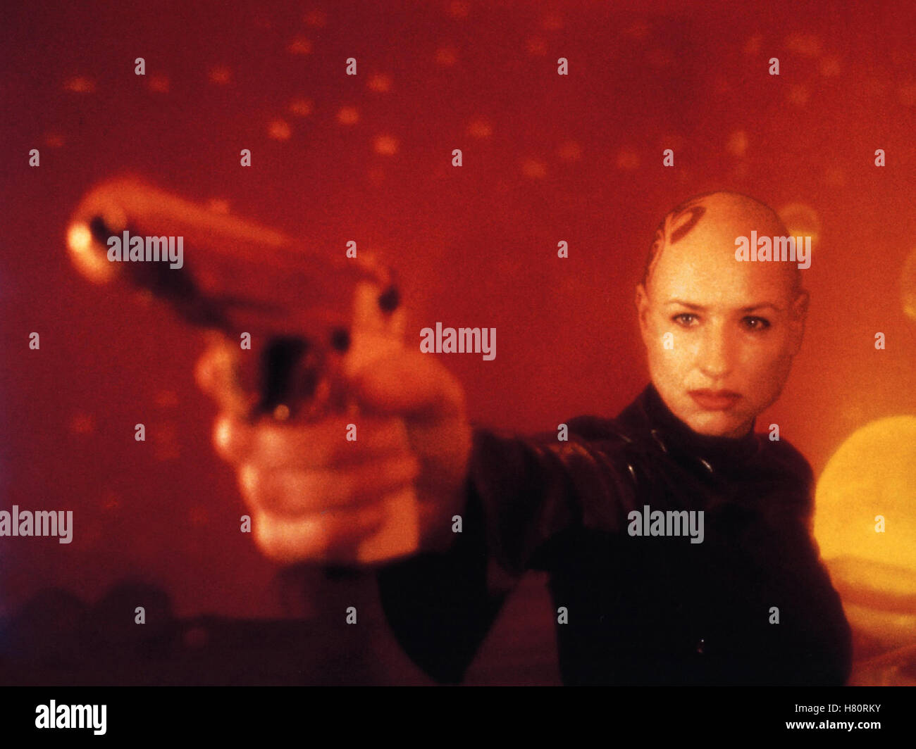 Fandango, (Fandango) D 2000, Regie : Jens Bielefeldt, CORINNA HARFOUCH, Ausdruck : Waffe, professionnel modèle, Glatze Banque D'Images