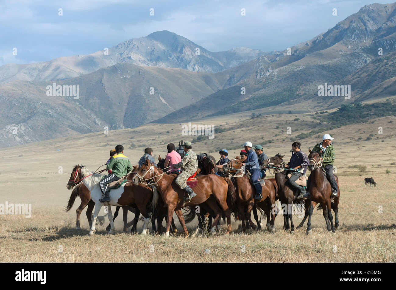 Kokpar traditionnels ou buzkashi dans la périphérie de Gabagly parc national, Shymkent, Kazakhstan, Région du Sud, l'Asie centrale Banque D'Images