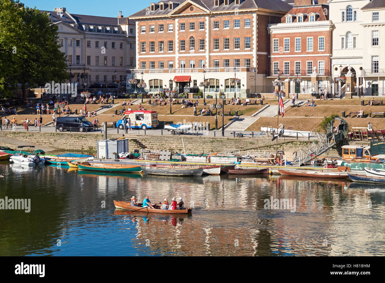 Richmond Riverside, Londres Angleterre Royaume-Uni UK Banque D'Images
