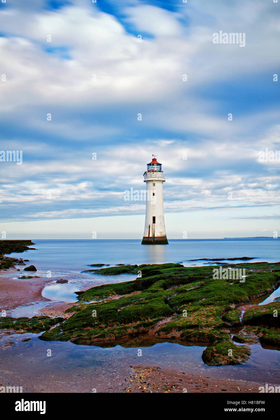 Perchaude Rock Lighthouse, New Brighton, en mode portrait Banque D'Images