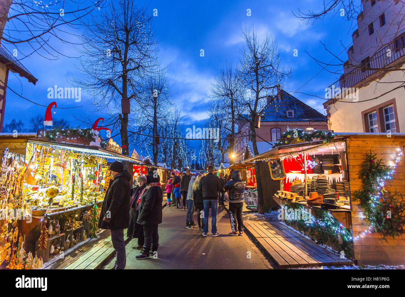 Marché de Noël à Riquewihr nuit,Alsace, France. Banque D'Images Marché de Noël à Riquewihr nuit,Alsace, France. Banque D'Images