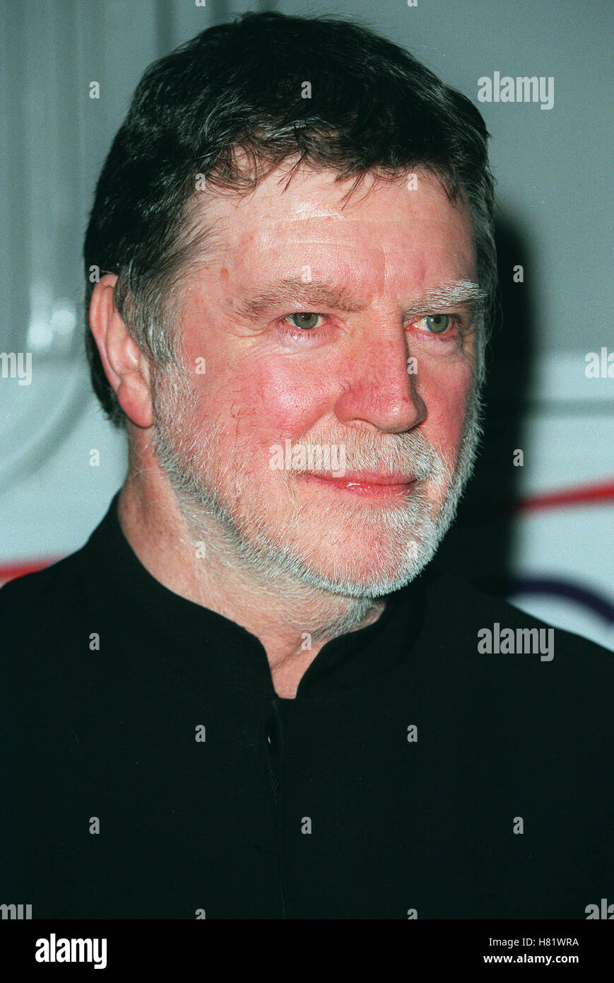 ALAN BATES FESTIVAL DU FILM DE PALM SPRINGS PALM SPRINGS HIGH SCHOOL LA USA 10 janvier 2002 Banque D'Images