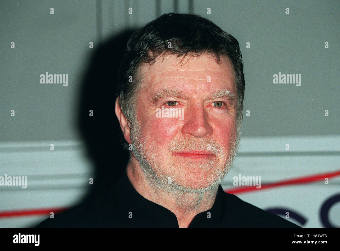 ALAN BATES FESTIVAL DU FILM DE PALM SPRINGS PALM SPRINGS HIGH SCHOOL LA USA 10 janvier 2002 Banque D'Images