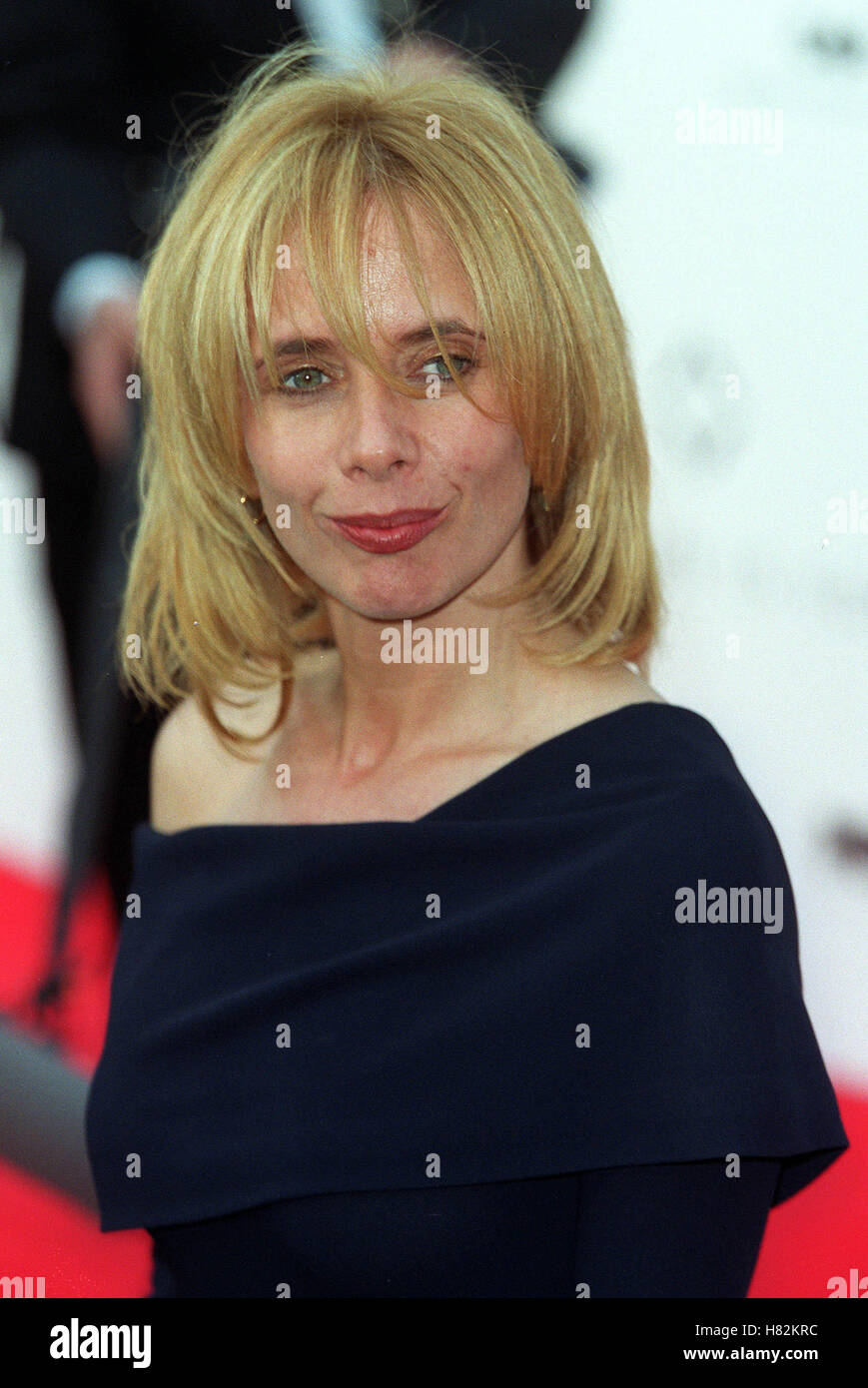ROSANNA ARQUETTE FESTIVAL DU FILM DE CANNES CANNES FRANCE EUROPE 17 mai 2001 Banque D'Images