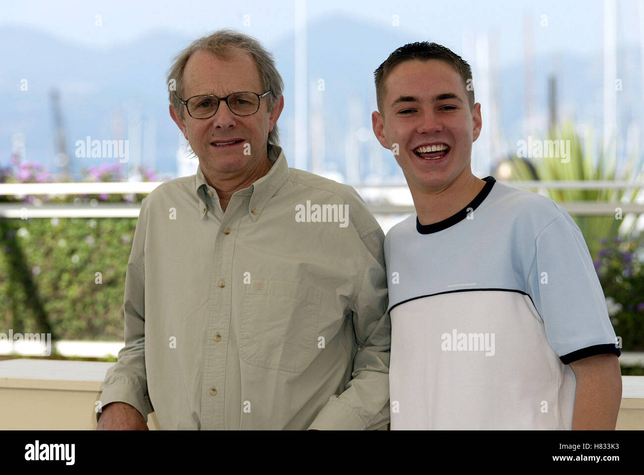 KEN LOACH MARTIN COMPSTON CANNES 2002 CANNES FILM FESTIVAL CANNES FRANCE 21 Mai 2002 Banque D'Images