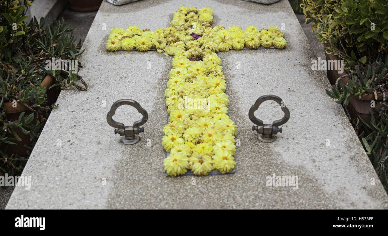Croix du cimetière pierres tombales en construction Banque D'Images