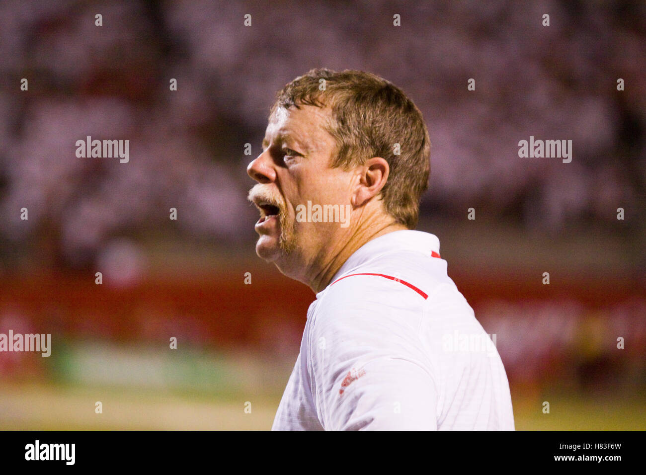 Sep. 18, 2009 ; Fresno, CA, USA ; fresno state bulldogs entraîneur en chef pat hill au cours du quatrième trimestre par rapport à la Boise State broncos à bulldog stadium. boise state défait fresno state 51-34. Banque D'Images