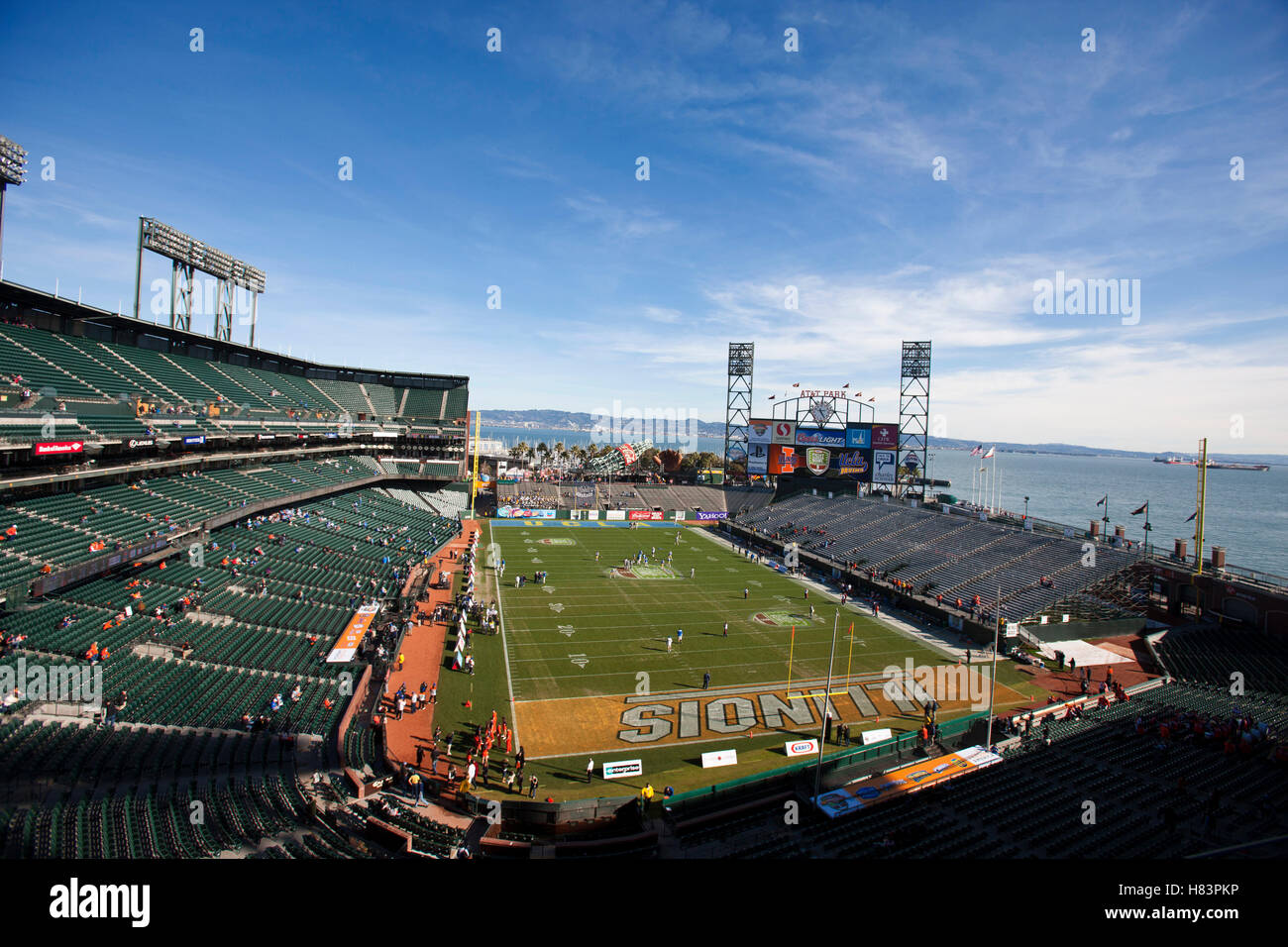 31 décembre 2011 ; San Francisco CA, USA ; vue générale de AT&T Park avant le match entre les Illinois Fighting Illini et les Bruins de l'UCLA. Banque D'Images