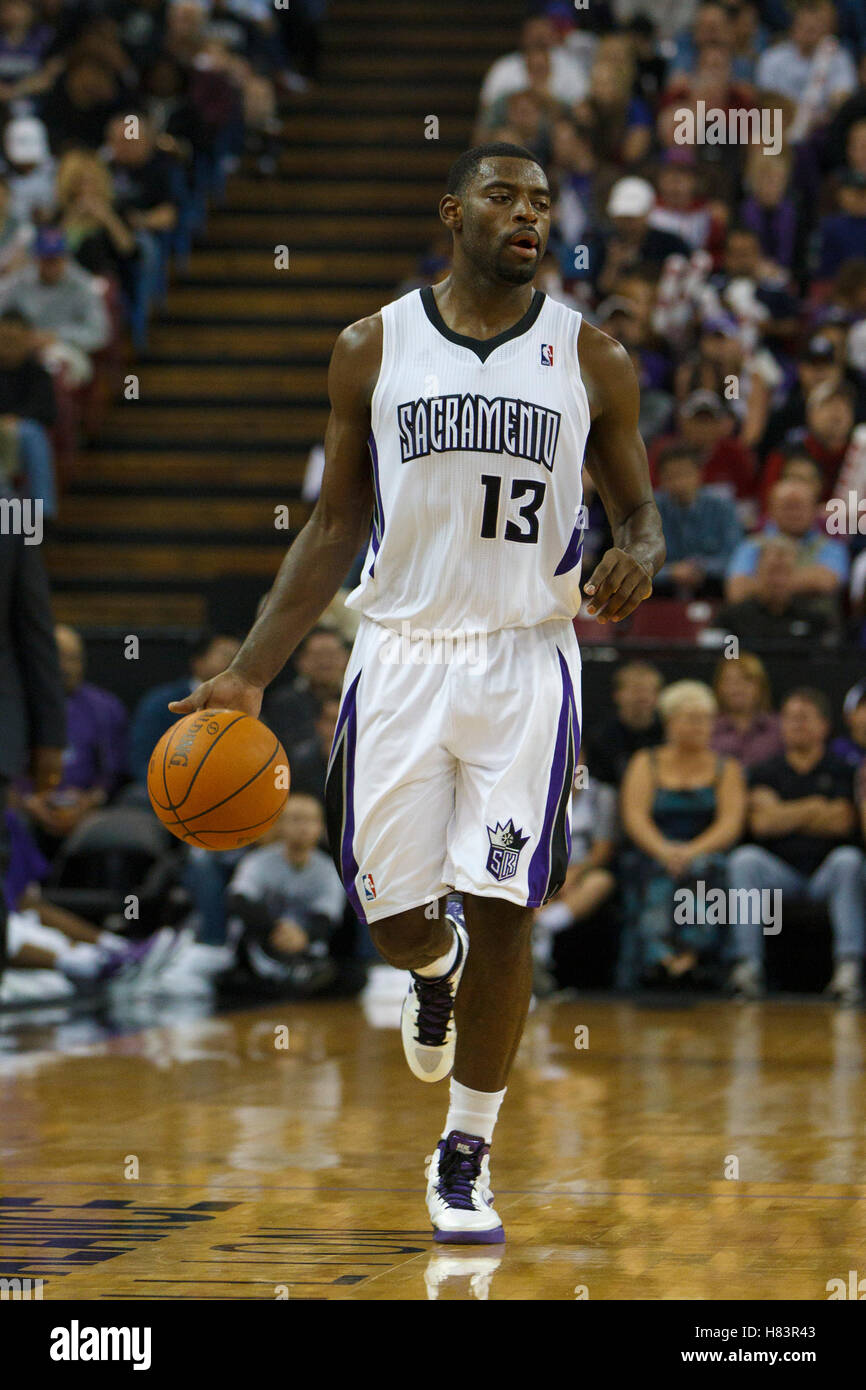 Jan 8, 2012 ; Los Angeles, CA, USA ; garde-Tireke point Sacramento Kings Evans (13) dribbles contre le Magic d'Orlando au cours du troisième trimestre à Power Balance Pavilion. Orlando a battu Sacramento 104-97. Banque D'Images