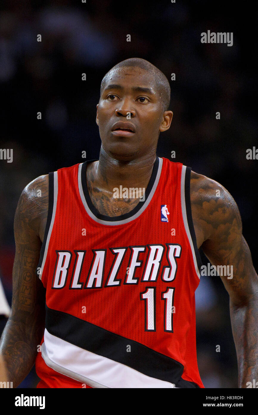 Jan 25, 2012 ; Oakland, CA, USA ; Portland Trail Blazers guard Jamal Crawford (11) au cours d'un arrêt du jeu contre les Golden State Warriors au cours du quatrième trimestre à l'Oracle Arena. Golden State a battu Portland 101-93. Banque D'Images