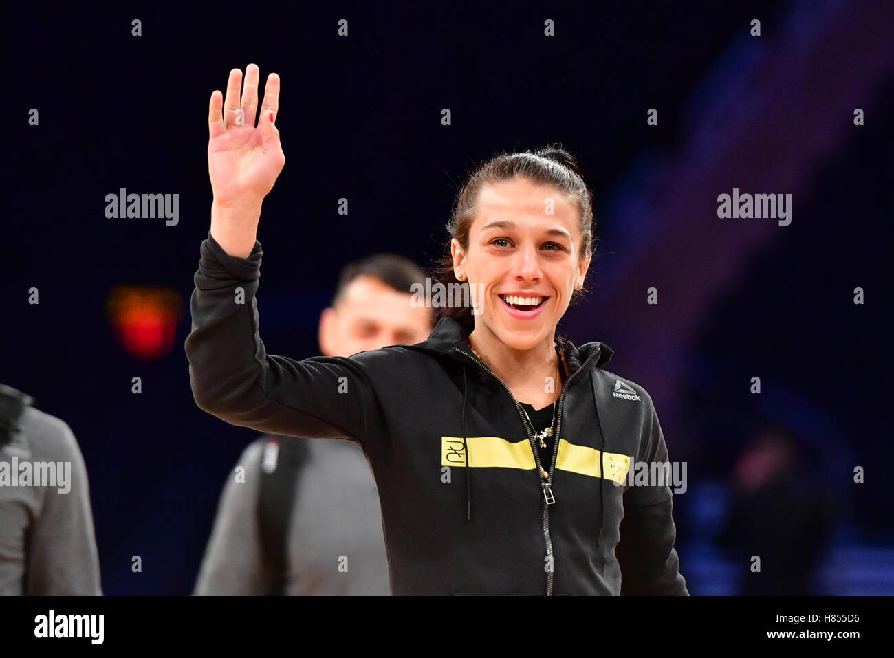 New York, NY, USA. 09, nov 2016. Joanna Jedrzejczyk détient un entraînement ouvert 205 UFC pour les fans et les médias au Madison Square Garden. Crédit : Jason Silva/ Alamy Live News Banque D'Images