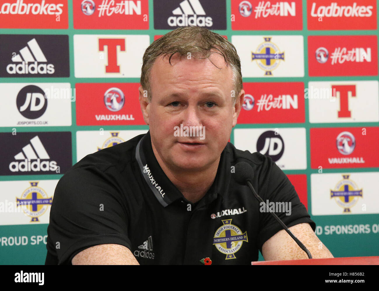 Stade National de Football, Belfast, Irlande du Nord. 10 novembre 2016. L'Irlande du manager Michael O'Neill à la conférence de presse d'aujourd'avant demain soir, de qualification de la Coupe du Monde contre l'Azerbaïdjan à Belfast. David Hunter/Alamy Live News. Banque D'Images