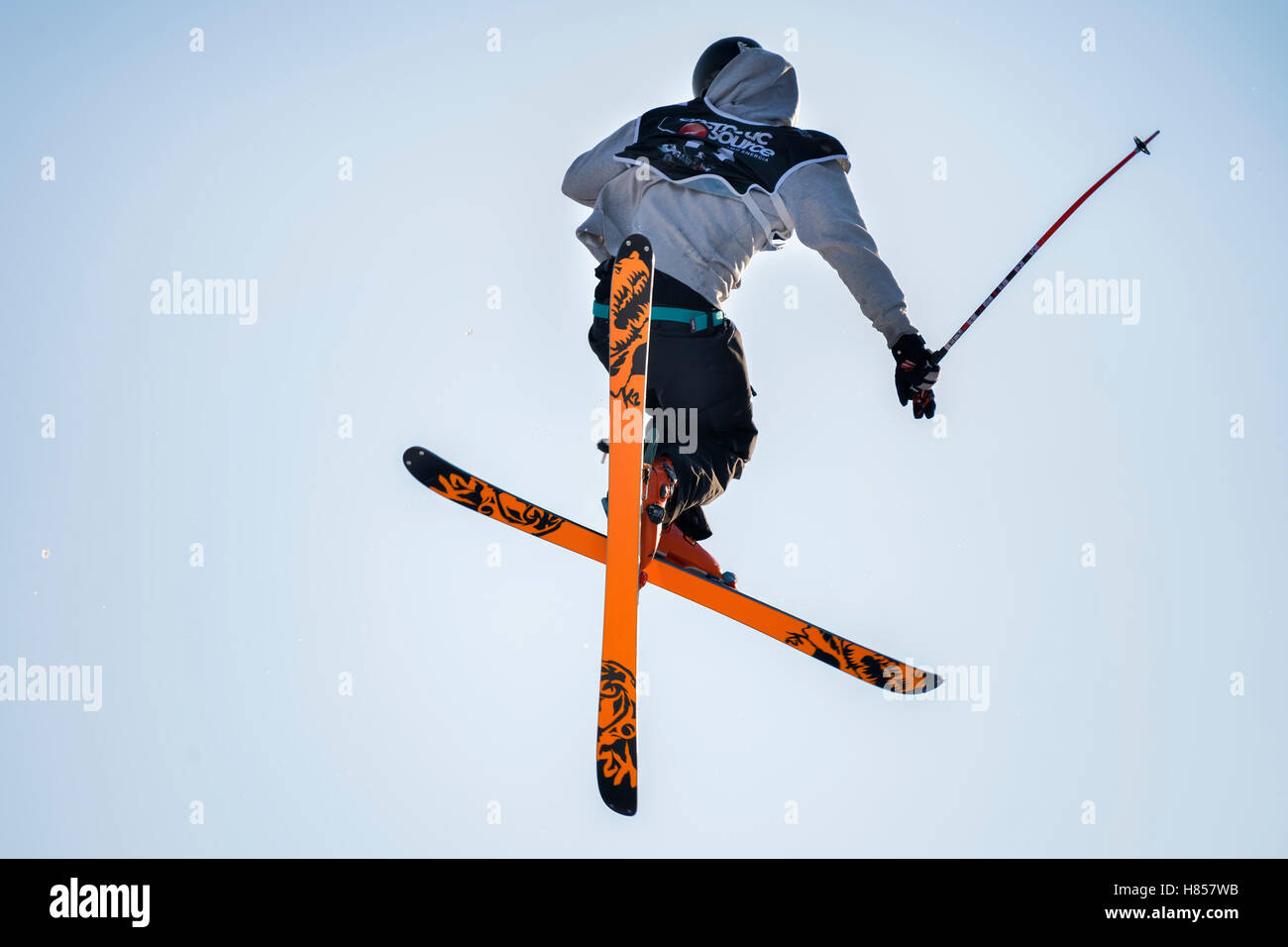 Milan, Italie. 10 novembre, 2016. Coupe du Monde de Ski acrobatique jour de pratique au cours de Big Air Milan. Credit : Federico Rostagno/Alamy Live News Banque D'Images