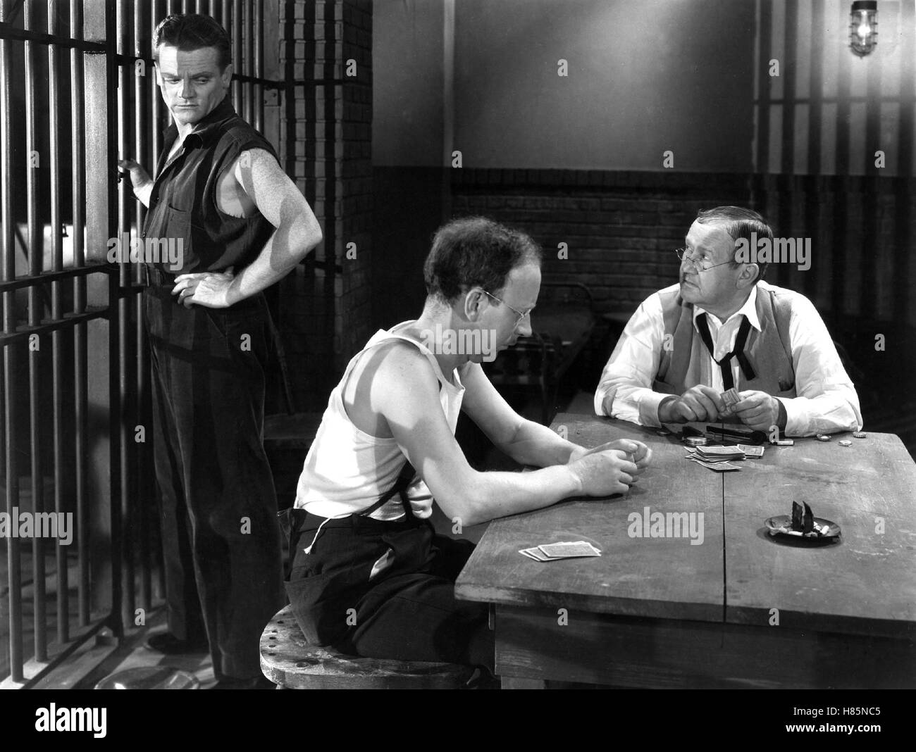 Ein Junge schwerer ; (la ST. LOUIS KID) USA 1934 s/w, Regie : Ray Enright, James Cagney (li), clé : Gefängnis, Knast, Zelle, Gitter, Knastbrüder, Kartenspiel Banque D'Images