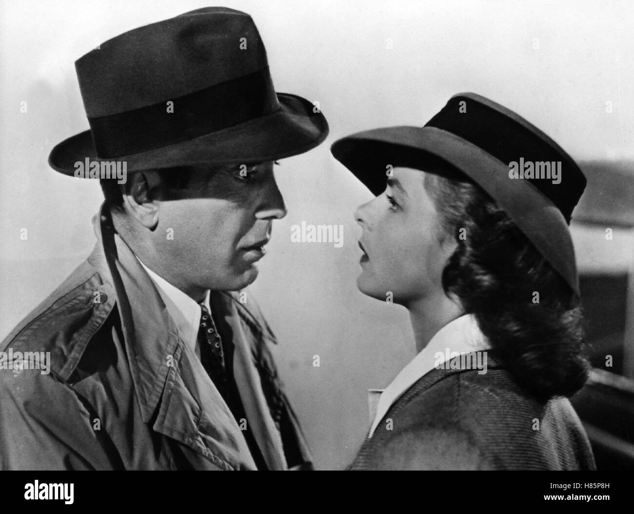 (Casablanca, Casablanca) USA 1942, Regie : Michael Curtiz, Humphrey Bogart, Ingrid Bergman, Ausdruck : Hut, Paar Banque D'Images