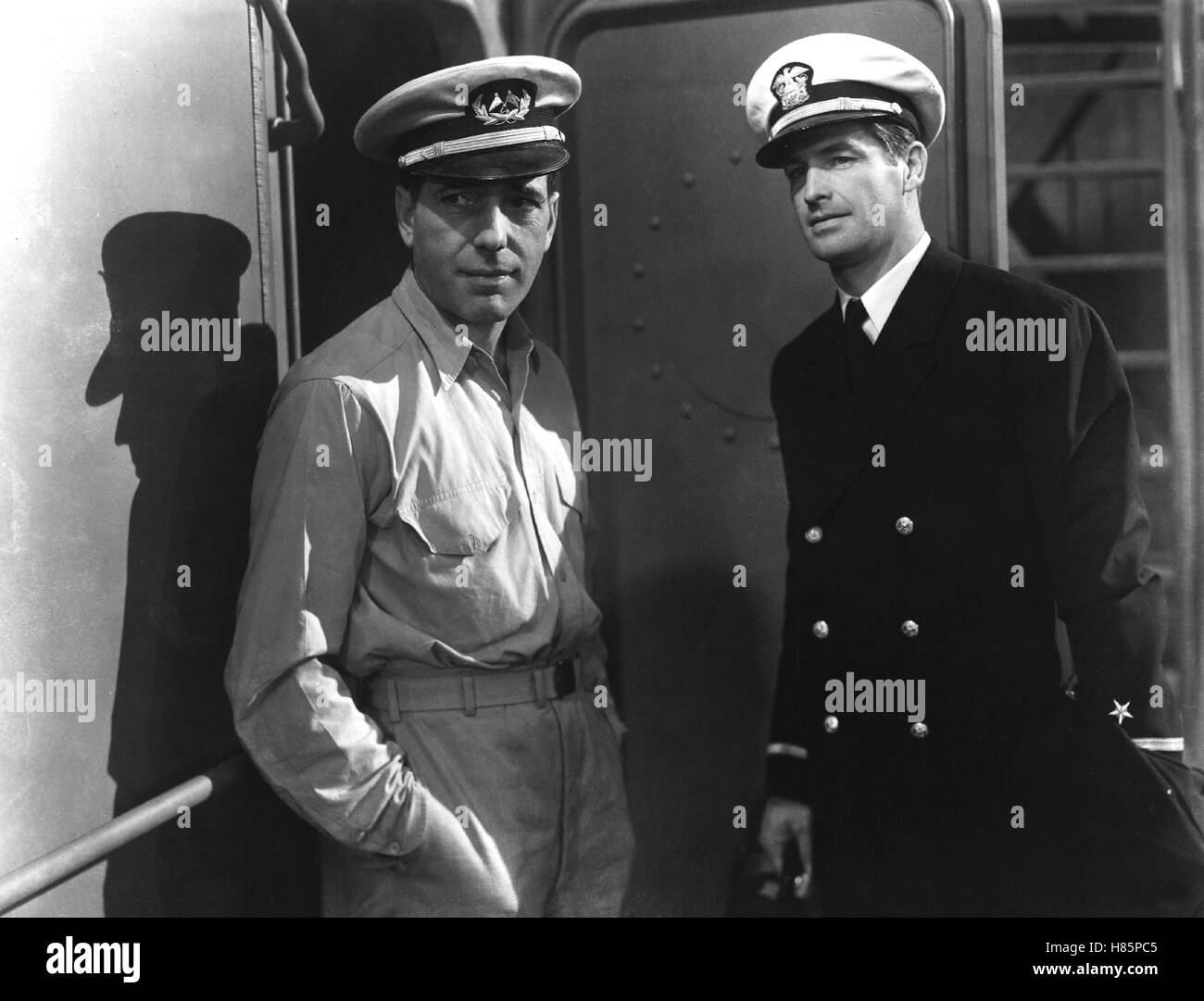 Einsatz im Nordatlantik (ACTION, DANS L'ATLANTIQUE NORD) USA 1943 s/w, Regie : Lloyd Bacon, Humphrey Bogart, WILLIAM VAN BRINCKEN, Ausdruck : Marine, Offizier, uniforme Banque D'Images