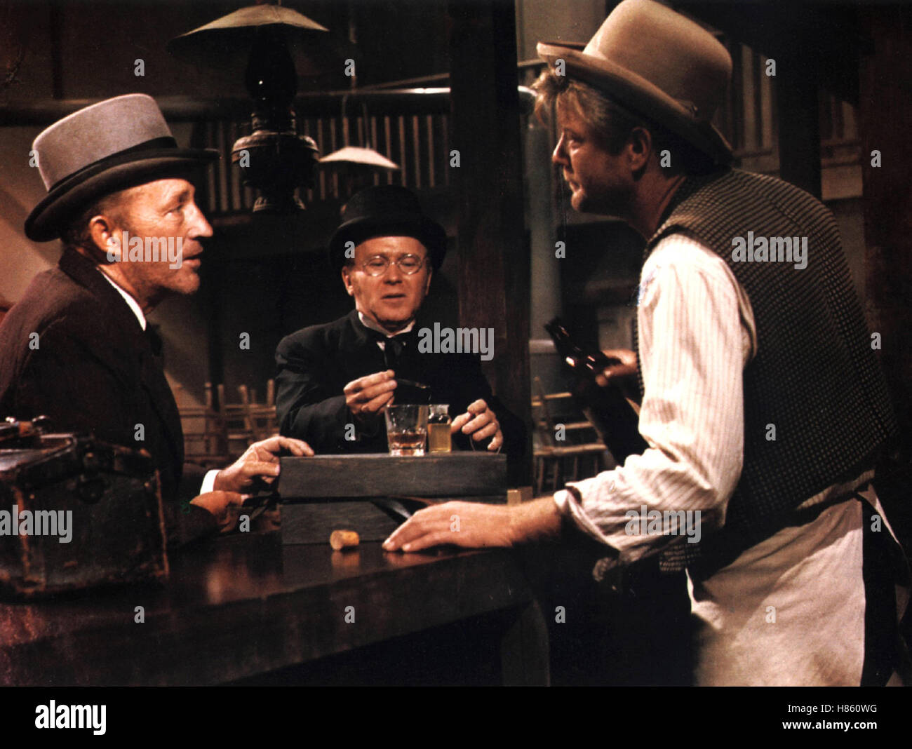 San Fernando, (STAGECOACH) USA 1966, Regie : Gordon Douglas, Bing Crosby, boutons rouges, HAL LYNCH, Ausdruck : Bar Banque D'Images