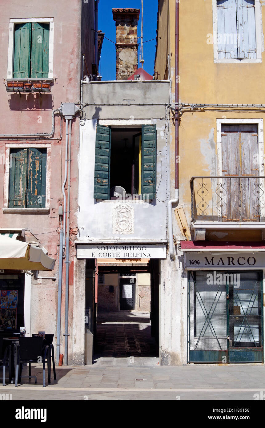 L'Italie, Venise 9 places, scène de rue, Sotoportego Banque D'Images