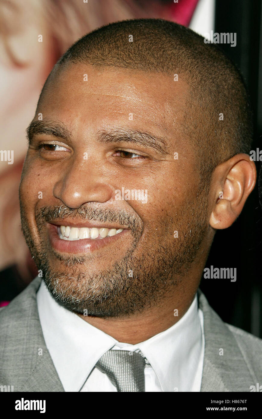 REGINALD HUDLIN SERVING SARA PREMIÈRE MONDIALE BEVERLY HILLS LOS ANGELES USA 20 Août 2002 Banque D'Images