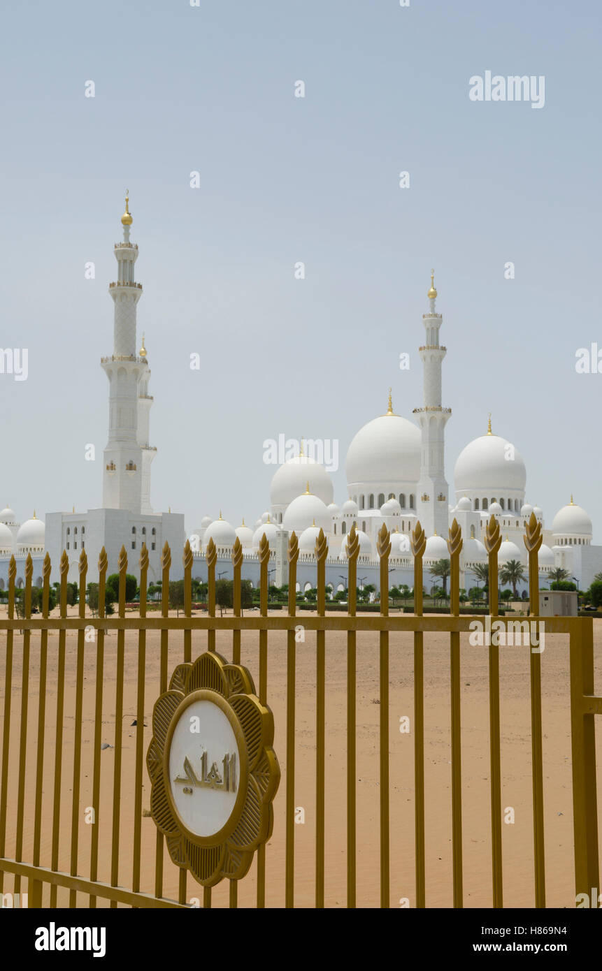 La Grande Mosquée Sheikh Zayed de l'extérieur des Emirats Arabes Unis Abu Dhabi Banque D'Images