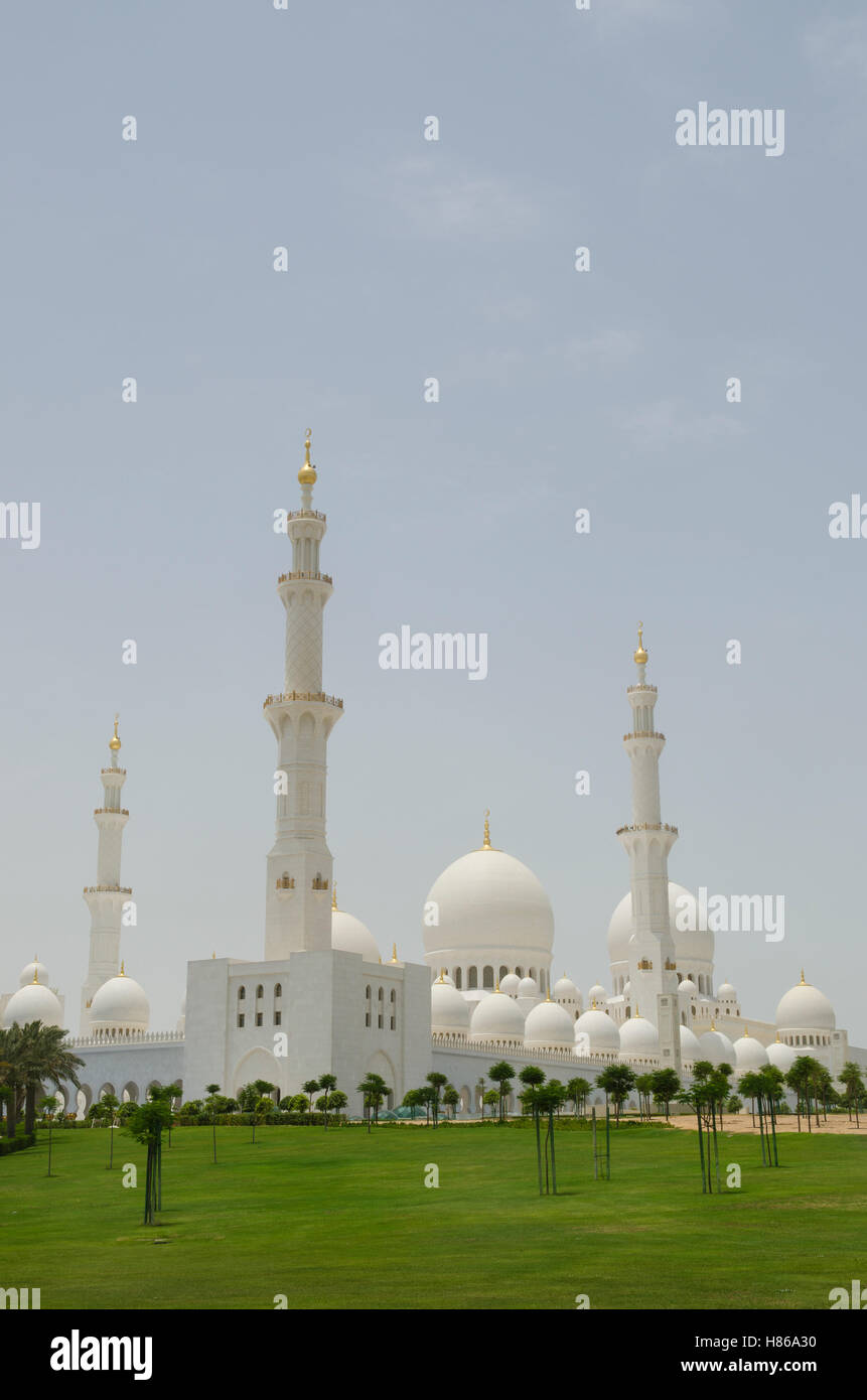 La Grande Mosquée Sheikh Zayed de l'extérieur des Emirats Arabes Unis Abu Dhabi Banque D'Images