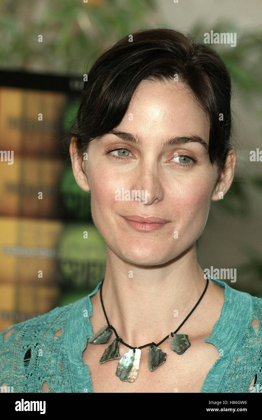 CARRIE-ANNE MOSS 03 ESPRIT INDY APA NOMINATION L'HERMITAGE HOTEL BEVERLY HILLS USA 11 décembre 2002 Banque D'Images
