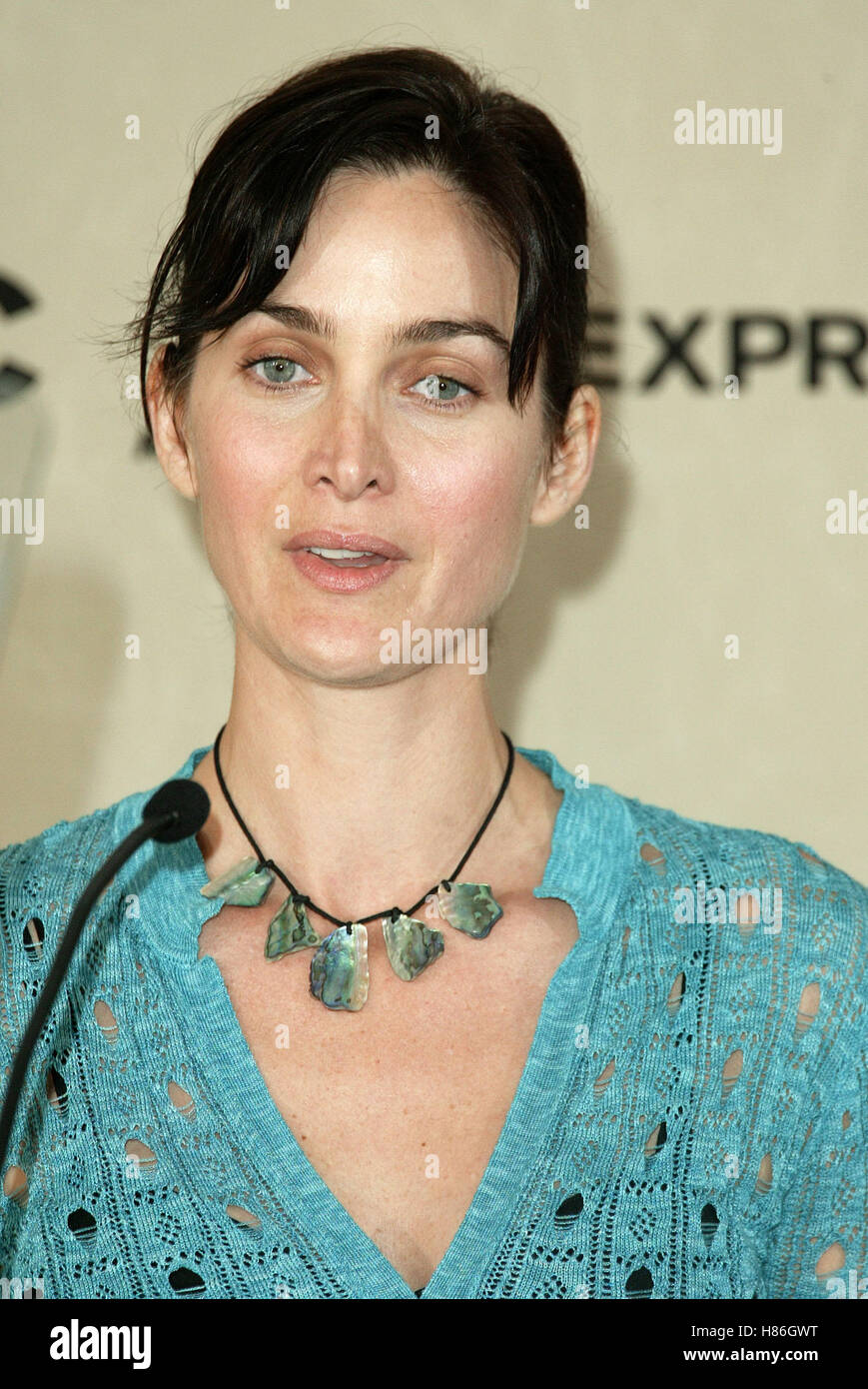 CARRIE-ANNE MOSS 03 ESPRIT INDY APA NOMINATION L'HERMITAGE HOTEL BEVERLY HILLS USA 11 décembre 2002 Banque D'Images