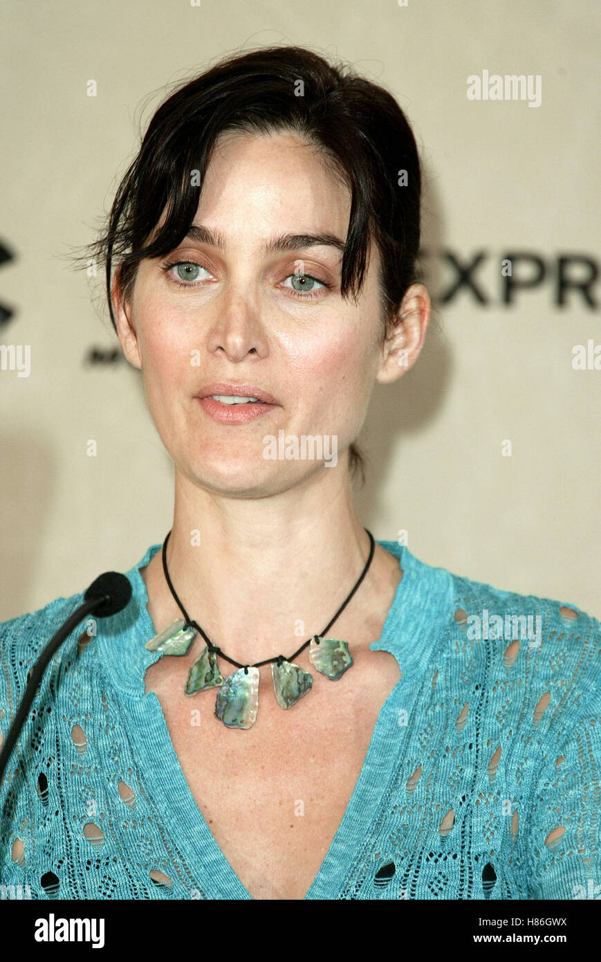 CARRIE-ANNE MOSS 03 ESPRIT INDY APA NOMINATION L'HERMITAGE HOTEL BEVERLY HILLS USA 11 décembre 2002 Banque D'Images
