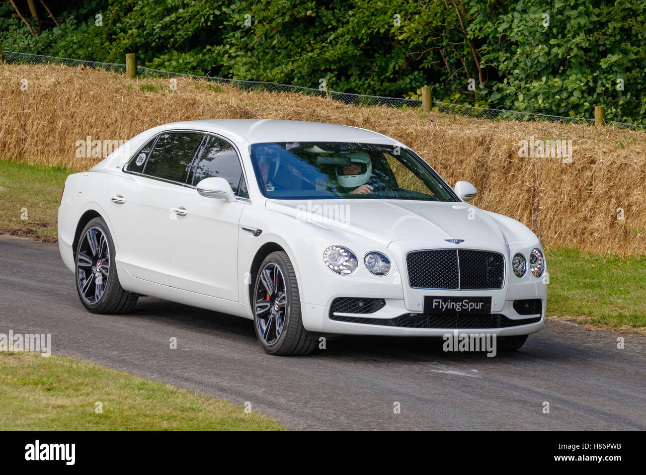 2016 Bentley Flying Spur V8 S à la Goodwood Festival of Speed 2016, Sussex, UK. Banque D'Images