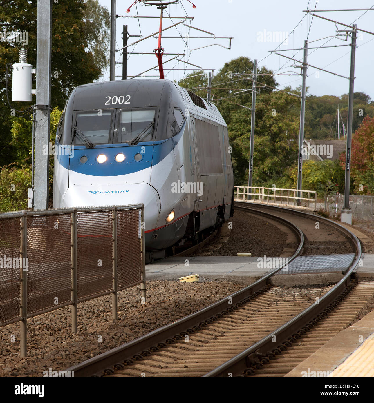 Mystic Connecticut USA train de passagers sur le Boston à Philadelphie en passant par service Mystic railroad station Banque D'Images