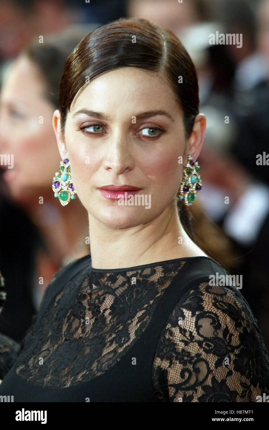 CARRIE-ANNE MOSS FESTIVAL DU FILM DE CANNES CANNES FRANCE 15 Mai 2003 Banque D'Images