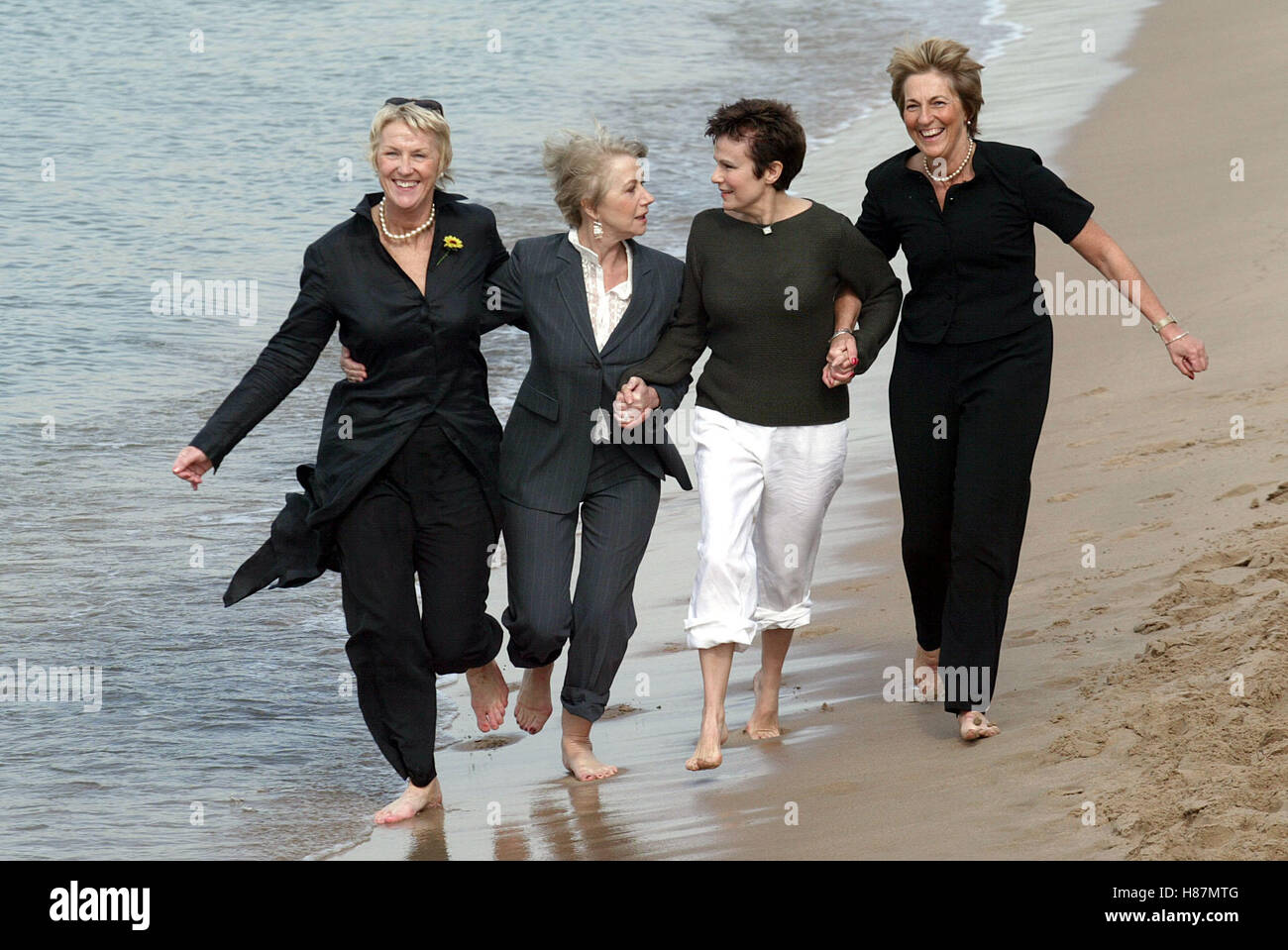 CHRIS HARPER Helen Mirren JULIE WALTERS & ANNIE CLARKE FESTIVAL DE CANNES 16 Mai 2003 Banque D'Images