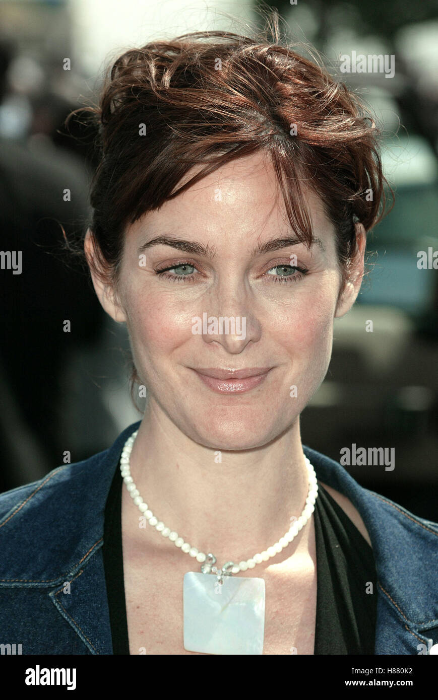 CARRIE-ANNE MOSS 18ÈME Independent Spirit Awards LA PLAGE DE SANTA MONICA SANTA MONICA LOS ANGELES USA 22 Mars 2003 Banque D'Images