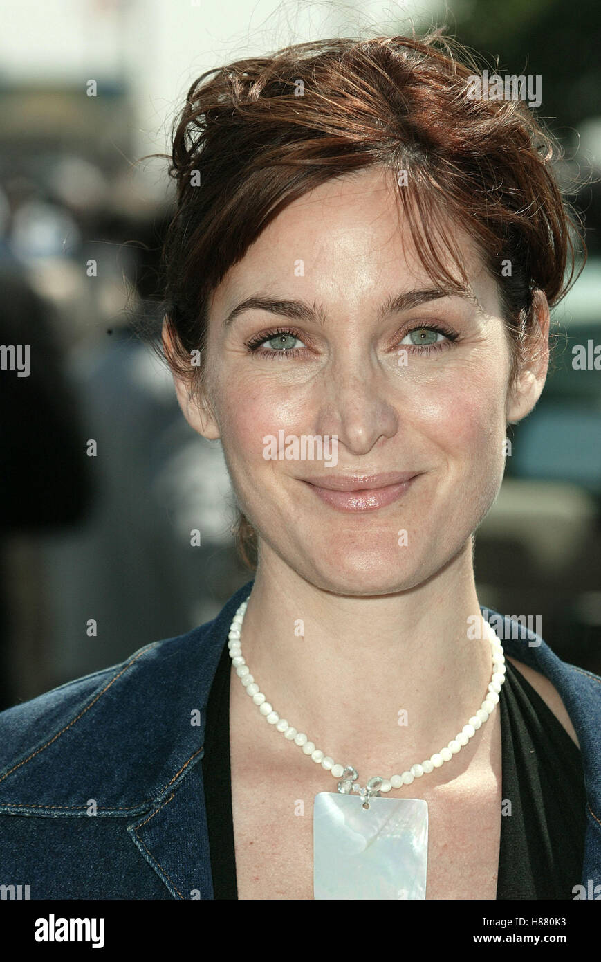 CARRIE-ANNE MOSS 18ÈME Independent Spirit Awards LA PLAGE DE SANTA MONICA SANTA MONICA LOS ANGELES USA 22 Mars 2003 Banque D'Images