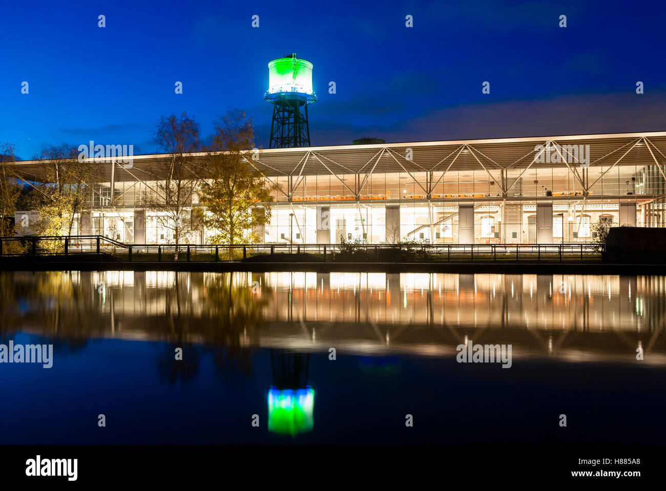 L'Allemagne, la région de la Ruhr, Bochum, le Century Hall et le château d'eau, les siècle hall est le lieu de la Ruhrtriennale. Banque D'Images
