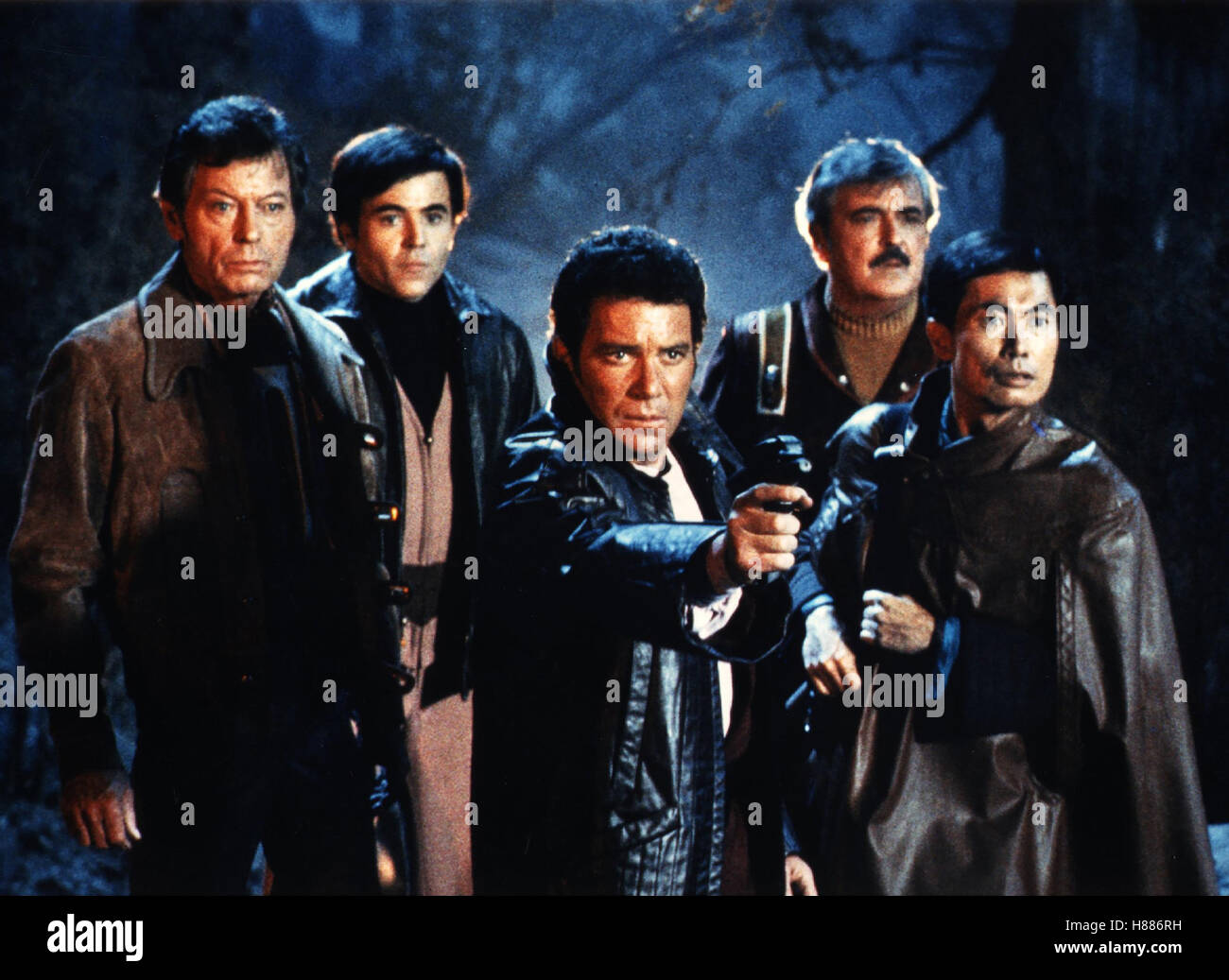 Star Trek III - Auf der Suche nach M. Spock (STAR TREK III - LA RECHERCHE DE SPOCK) USA 1983, Regie : Leonard Nimoy, DeFOREST KELLEY, Walter Koenig, William SHATNER, James Doohan, GEORGE TAKEI, Ausdruck : Kirk, Pille, Scotty, Sulu, Chekov, Phaser Banque D'Images