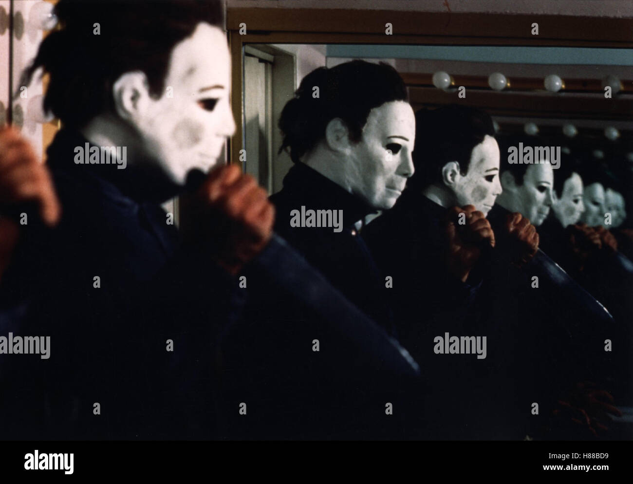 Halloween IV - Michael Myers kehrt zurück, IV - LE RETOUR DE MICHAEL MYERS) USA 1988, Regie : Dwight H. Little, Ausdruck : Maske, Messer Banque D'Images