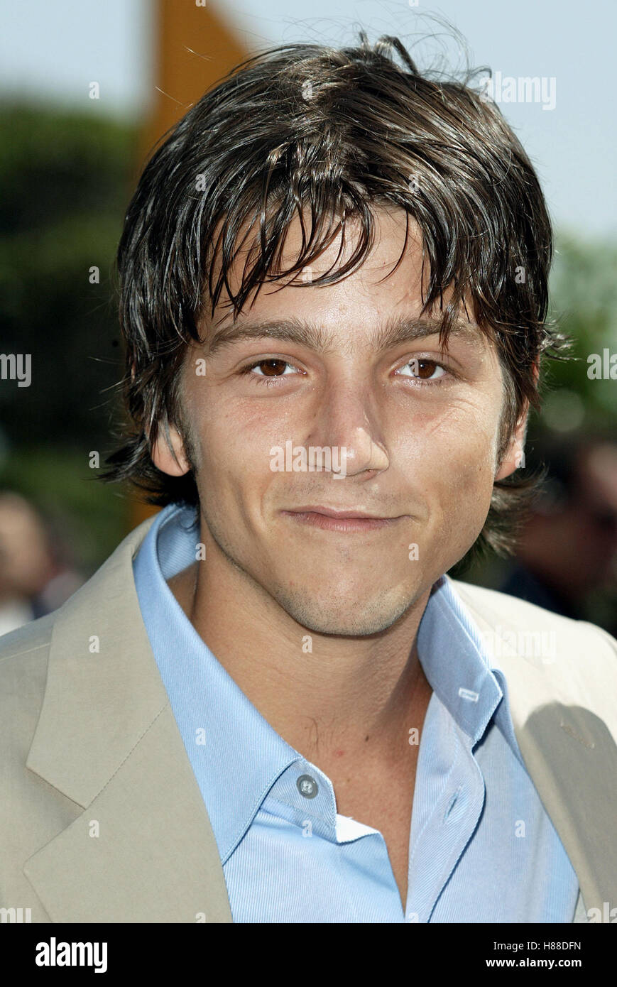 DIEGO LUNA 18ÈME Independent Spirit Awards LA PLAGE DE SANTA MONICA SANTA MONICA LOS ANGELES USA 22 Mars 2003 Banque D'Images