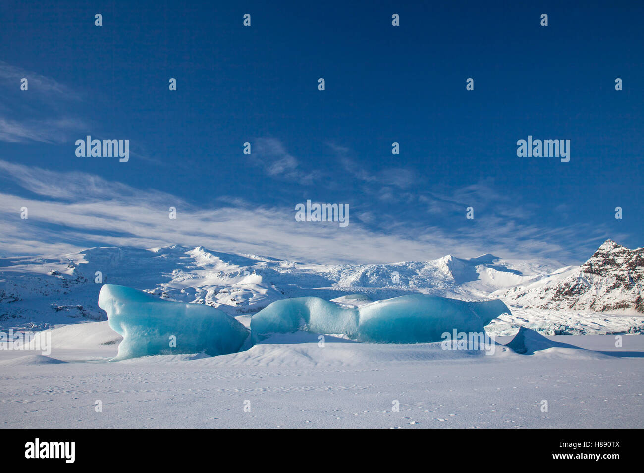 Formations de glace dans le Glacier Fjallsárlón Lagoon, le lac glaciaire en hiver, l'Islande Banque D'Images