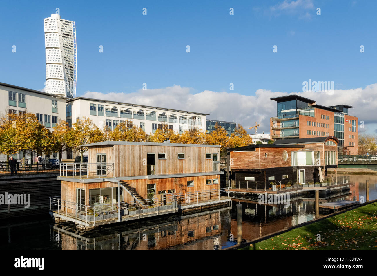 Houseboats dans le quartier portuaire de l'Ouest à Malmo, Suède Banque D'Images