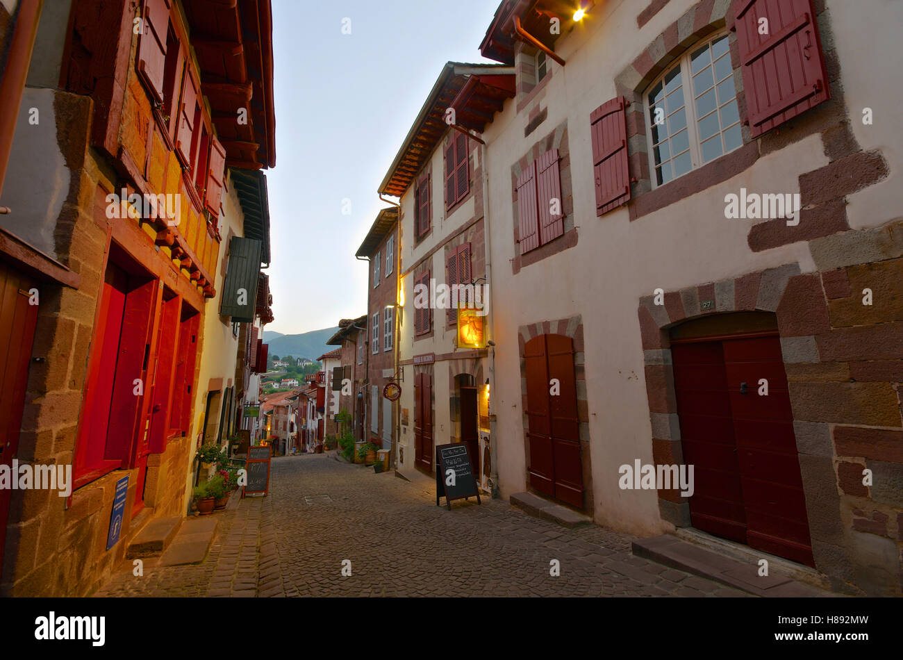 Rue del Citadelle, St Jean pied de port, France Banque D'Images