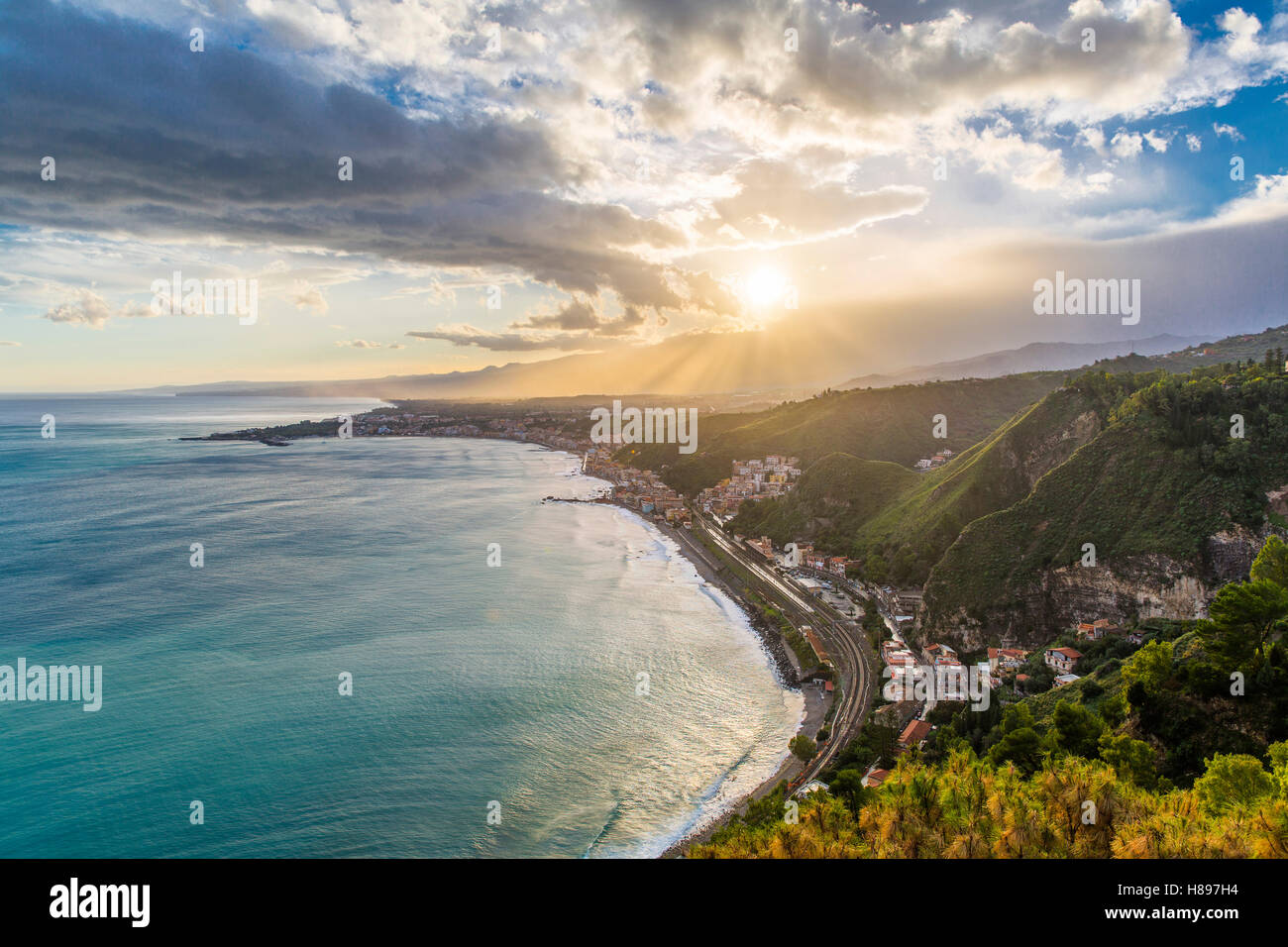 Vue sur l'Etna de Taormina, Italie Banque D'Images