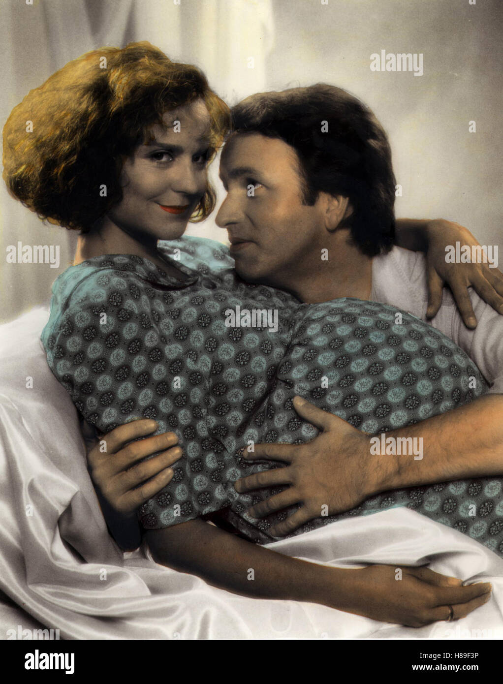 Danielle Steel : Herzschlag für Herzschlag, le battement de l'acier) USA 1993 TVM, Regie : Michael Miller, POLLY DRAPER  + JOHN RITTER Banque D'Images