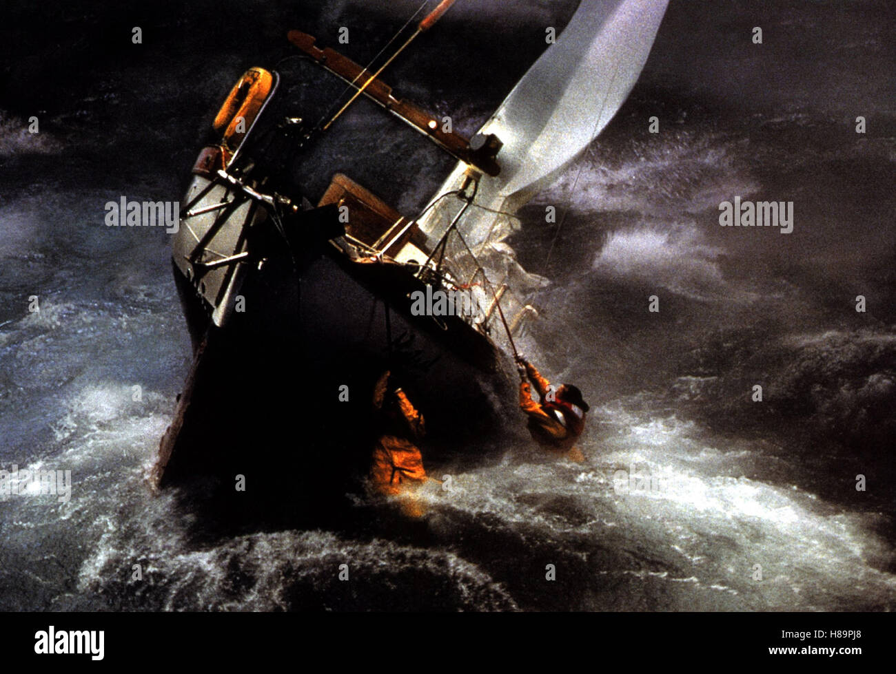Der Sturm (tempête), USA 2000, Regie : Wolfgang Petersen, Szen, Ausdruck : Schiff, Kentern, Gischt, Meer, Wellen Banque D'Images