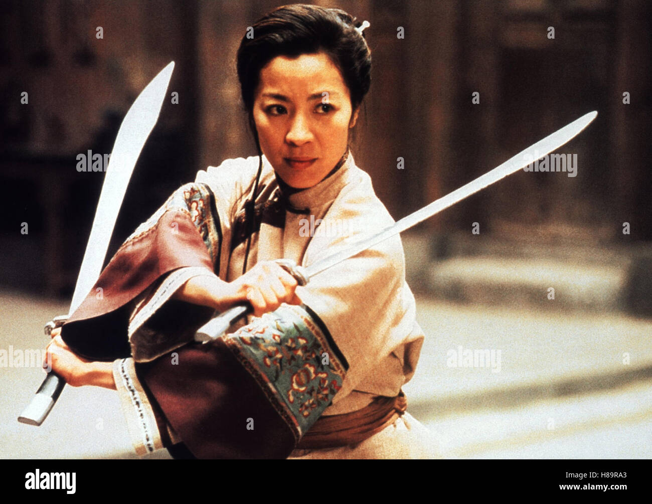 Tigre et Dragon (Crouching Tiger, Hidden Dragon) CHI-TW-USA 2000, Regie : Ang Lee, Michelle Yeoh, Ausdruck : Schwert Banque D'Images