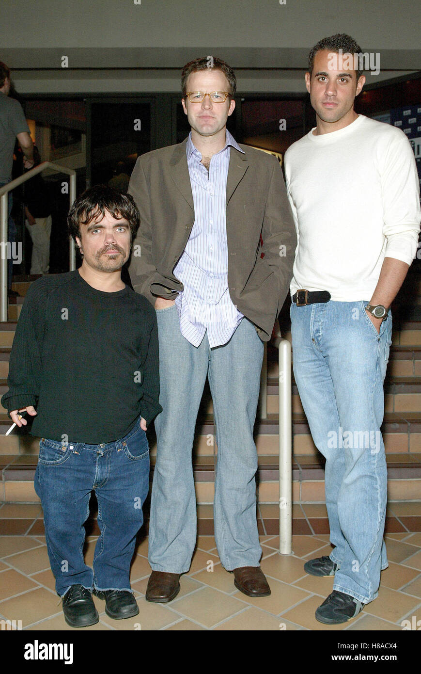 PETER DINKLAGE TOM MCCARTHY & BOBBY CANNAVALE L'AGENT DE POSTE LA SCREENIN COUCHER DU SOLEIL 5 LA HOLLYWOOD USA 25 Septembre 2003 Banque D'Images