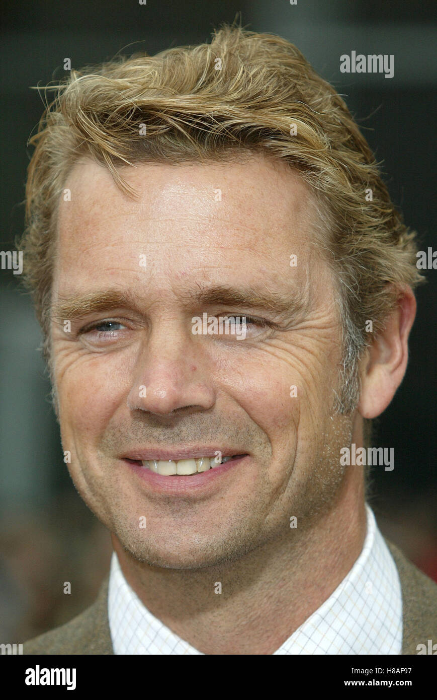 JOHN SCHNEIDER LOONEY TUNES : BACK IN ACTION THÉÂTRE CHINOIS LA HOLLYWOOD USA 09 novembre 2003 Banque D'Images