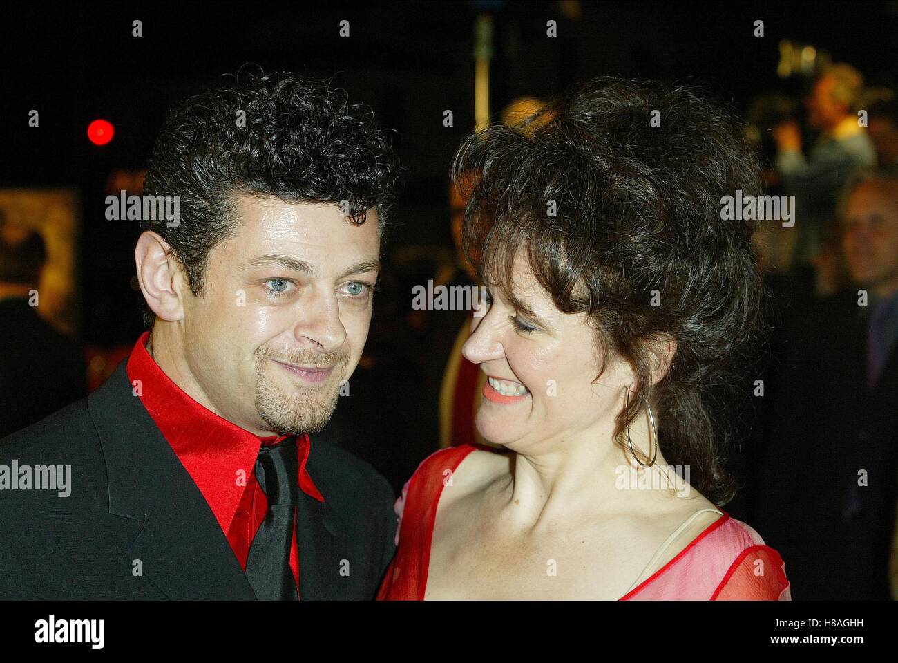 ANDY SERKIS & LORRAINE ASHBOURNE SEIGNEUR DES ANNEAUX : LE RETOUR WESTWOOD LOS ANGELES USA 03 décembre 2003 Banque D'Images